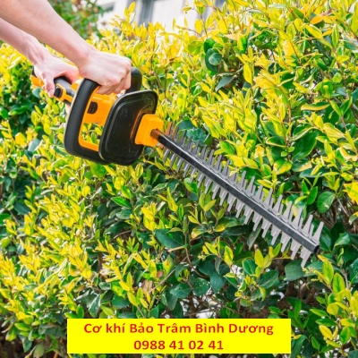 Máy cắt tỉa hàng rào dùng pin 20V INGCO CHTLI20018